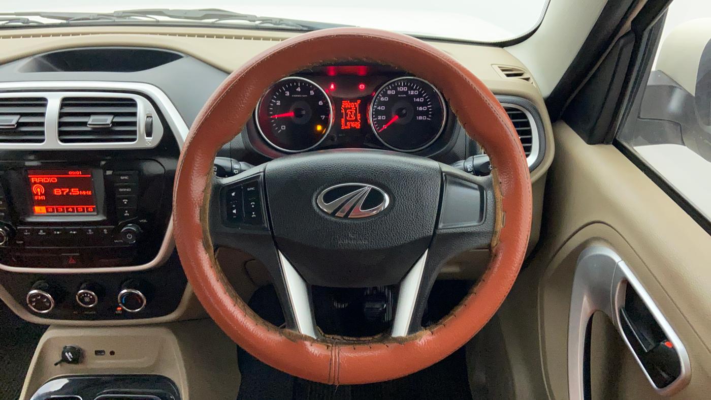 2015 Mahindra TUV300 T8 AT, Diesel, Automatic, 97,757 km, Steering Wheel Close Up