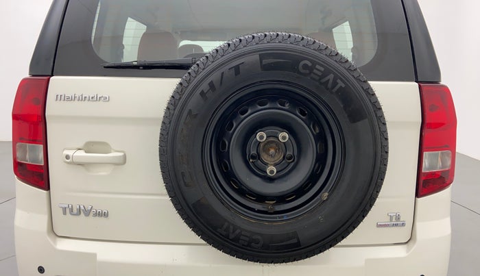 2015 Mahindra TUV300 T8 AT, Diesel, Automatic, 97,757 km, Spare Tyre