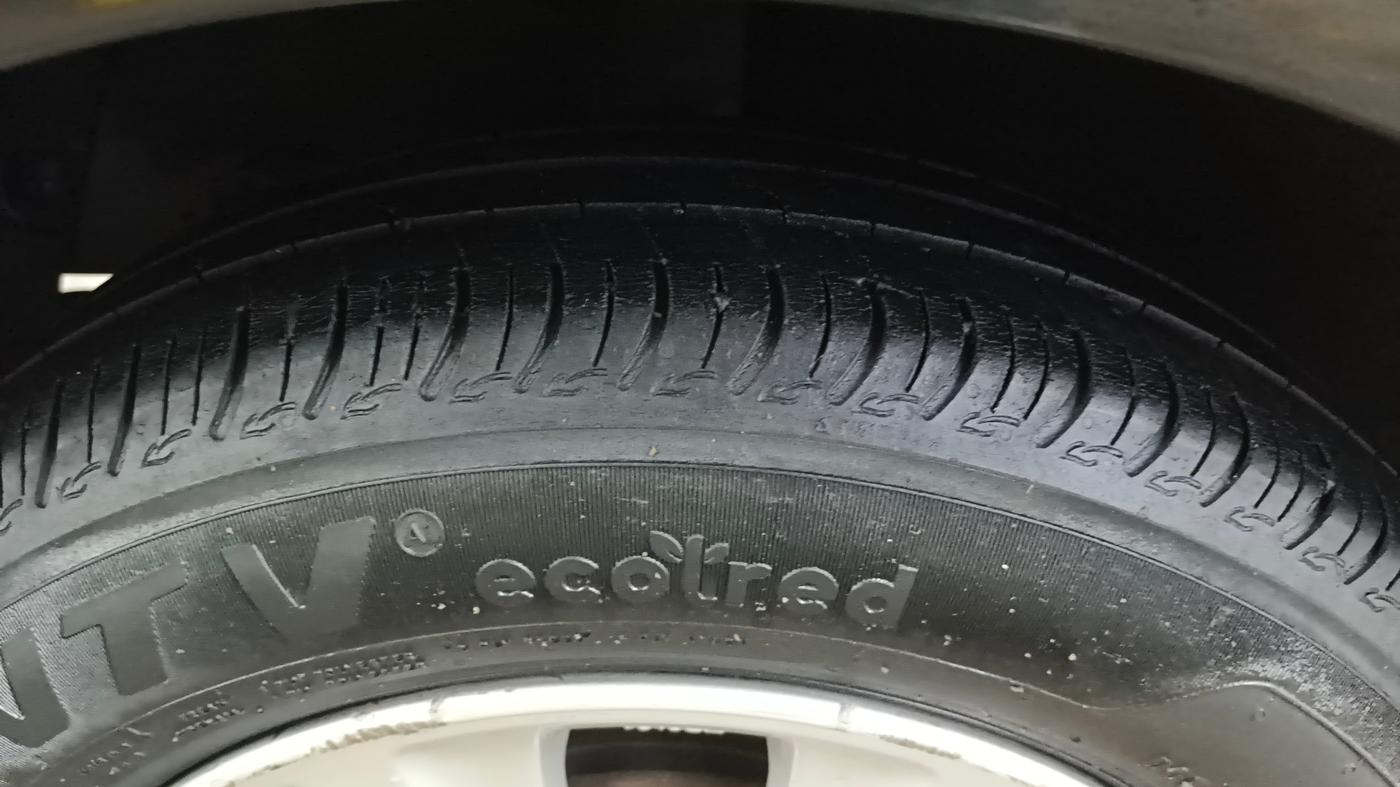 2014 Hyundai Grand i10 ASTA AT 1.2 KAPPA VTVT, Petrol, Automatic, 73,969 km, Right Rear Tyre Tread