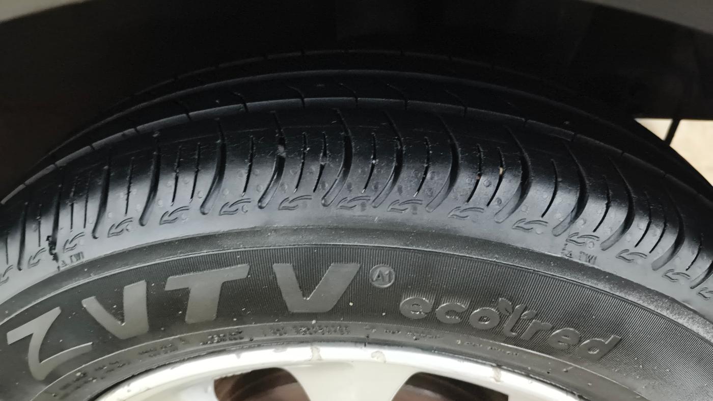 2014 Hyundai Grand i10 ASTA AT 1.2 KAPPA VTVT, Petrol, Automatic, 73,969 km, Left Rear Tyre Tread