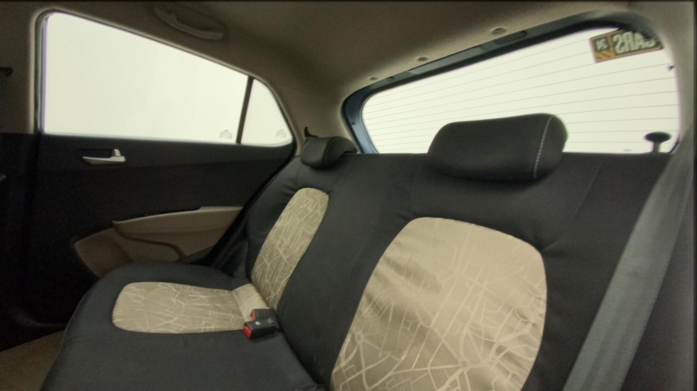 2015 Hyundai Grand i10 ASTA 1.2 KAPPA VTVT, Petrol, Manual, 23,376 km, Right Side Rear Door Cabin