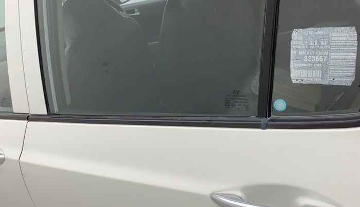 2016 Hyundai Grand i10 ASTA (O) AT 1.2 KAPPA VTVT, Petrol, Automatic, 1,02,243 km, Rear left door - Weather strip has minor damage