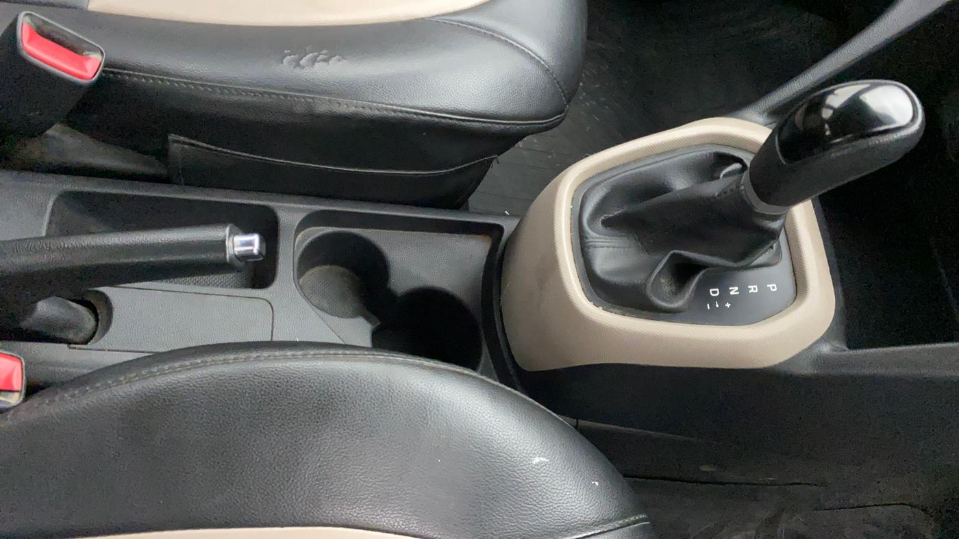 2016 Hyundai Grand i10 ASTA (O) AT 1.2 KAPPA VTVT, Petrol, Automatic, 1,02,243 km, Gear Lever