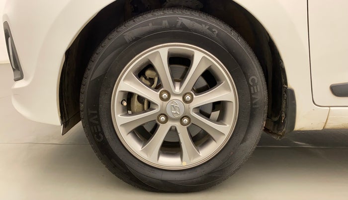 2016 Hyundai Grand i10 ASTA (O) AT 1.2 KAPPA VTVT, Petrol, Automatic, 1,02,243 km, Left Front Wheel