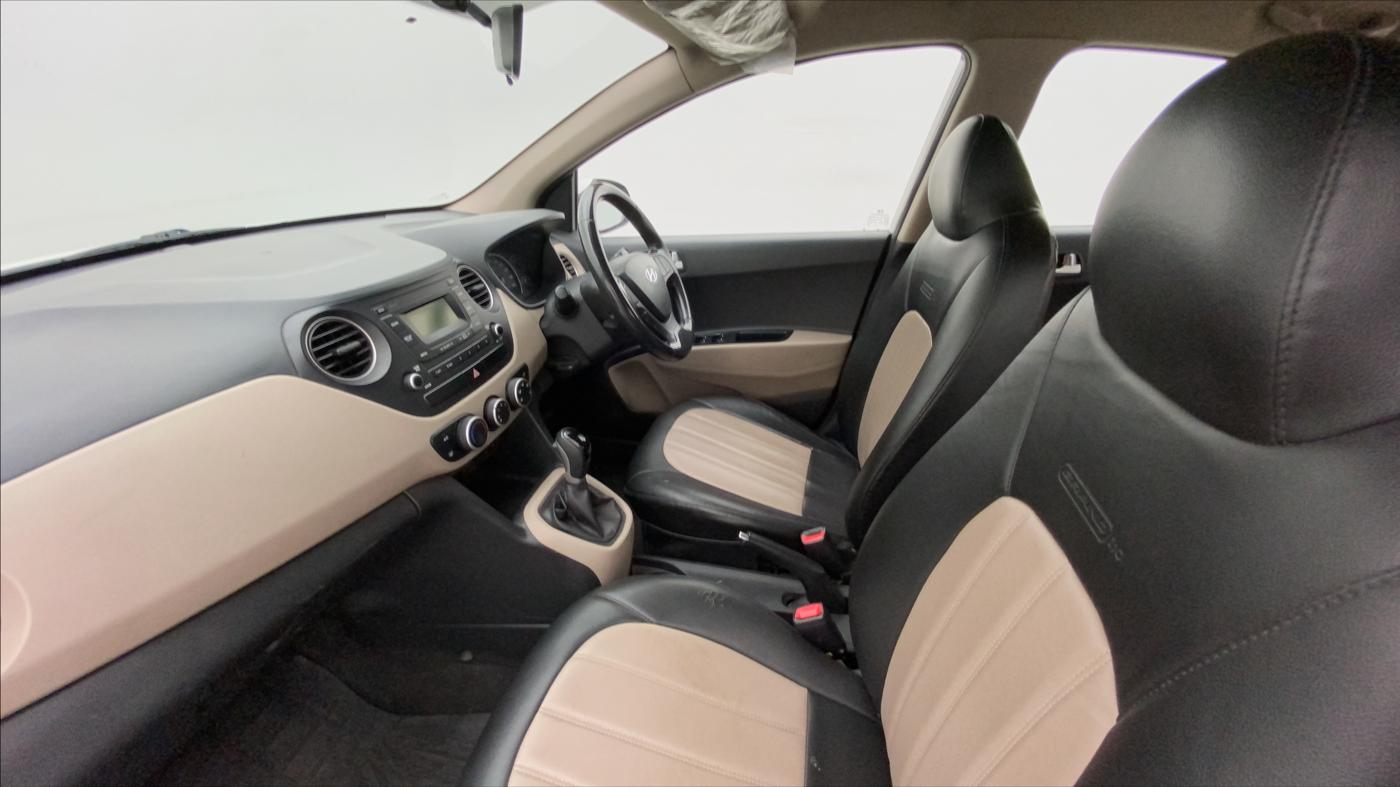 2016 Hyundai Grand i10 ASTA (O) AT 1.2 KAPPA VTVT, Petrol, Automatic, 1,02,243 km, Right Side Front Door Cabin