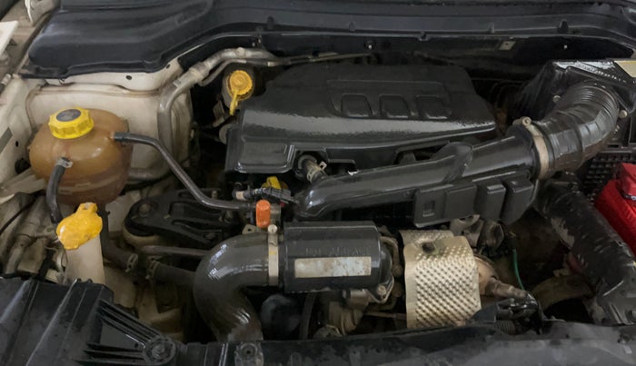 2022 Mahindra XUV300 W6 1.2 PETROL AMT, Petrol, Automatic, 89,973 km, Engine View - Right