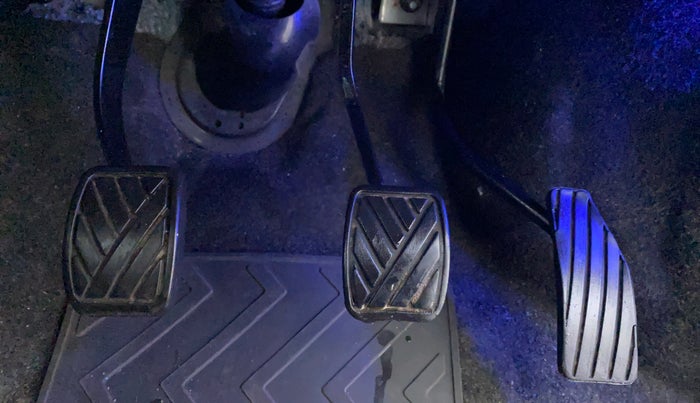 2014 Maruti Wagon R 1.0 VXI, Petrol, Manual, 76,342 km, Pedals