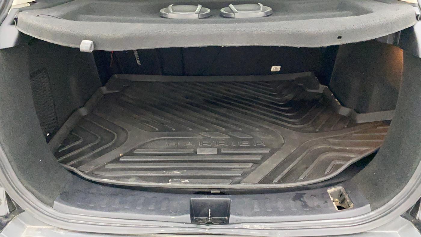 2020 Tata Harrier XZA PLUS 2.0L DARK EDITION, Diesel, Automatic, 85,969 km, Boot Inside