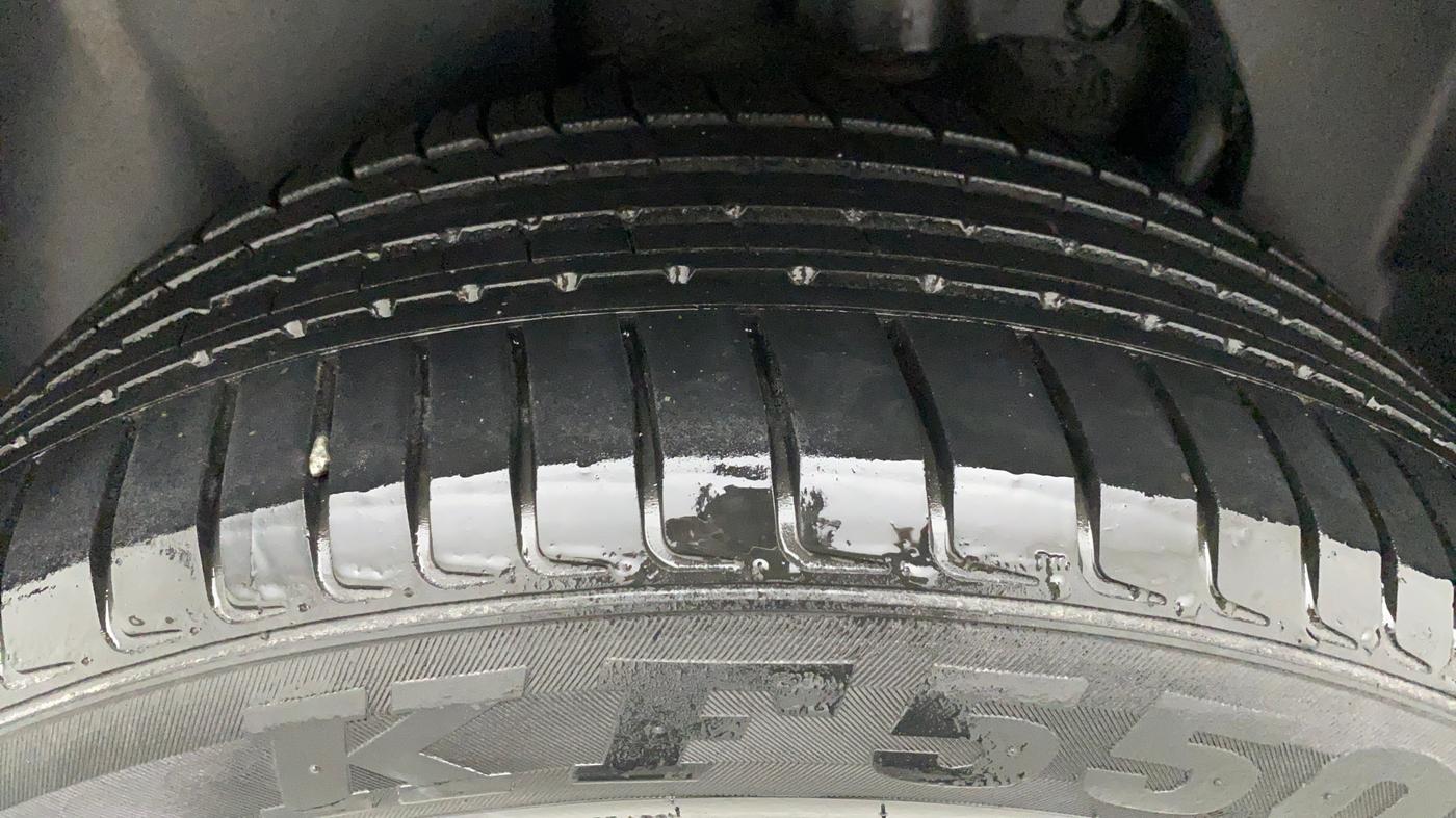 2020 Tata Harrier XZA PLUS 2.0L DARK EDITION, Diesel, Automatic, 85,969 km, Right Rear Tyre Tread