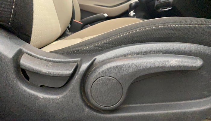 2016 Hyundai Elite i20 ASTA 1.2, CNG, Manual, 93,251 km, Driver Side Adjustment Panel