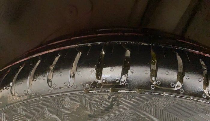 2016 Hyundai Elite i20 ASTA 1.2, CNG, Manual, 93,251 km, Right Rear Tyre Tread