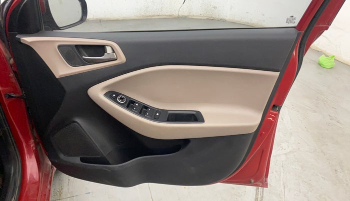 2016 Hyundai Elite i20 ASTA 1.2, CNG, Manual, 93,251 km, Driver Side Door Panels Control