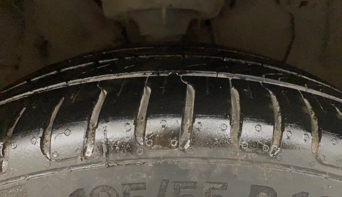 2016 Hyundai Elite i20 ASTA 1.2, CNG, Manual, 93,251 km, Right Front Tyre Tread