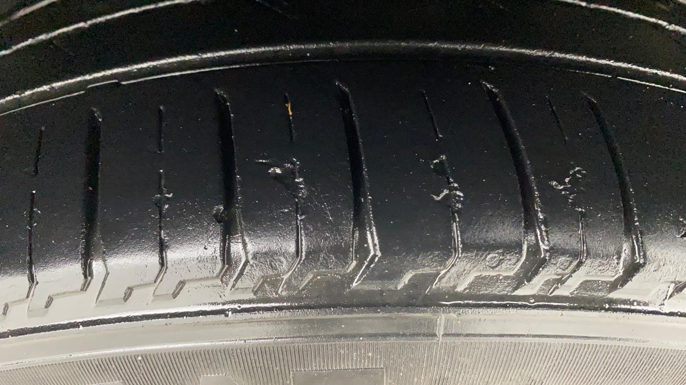 2017 Tata TIGOR XZ PETROL, Petrol, Manual, 76,758 km, Right Front Tyre Tread
