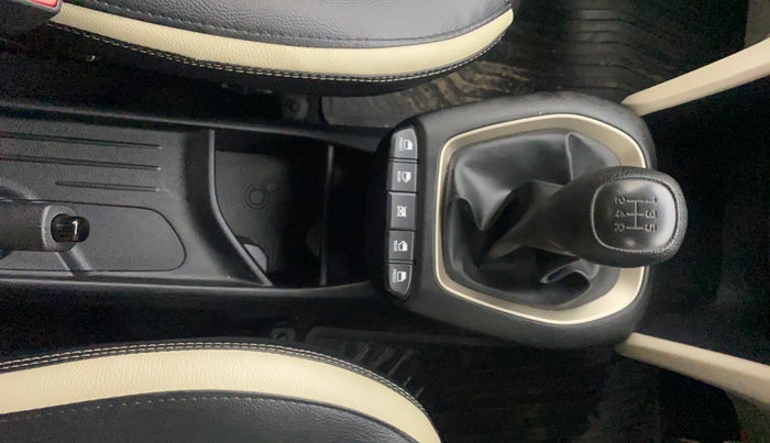 2019 Hyundai NEW SANTRO ASTA MT, Petrol, Manual, 14,964 km, Gear Lever