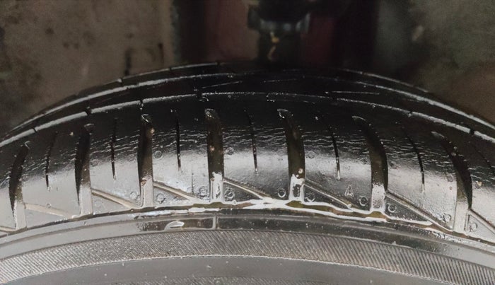 2021 Renault Kwid RXT 1.0 (O), Petrol, Manual, 14,474 km, Left Front Tyre Tread