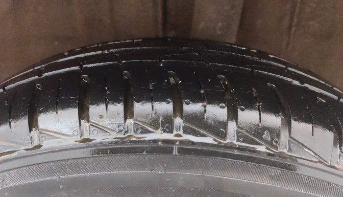 2021 Renault Kwid RXT 1.0 (O), Petrol, Manual, 14,474 km, Left Rear Tyre Tread