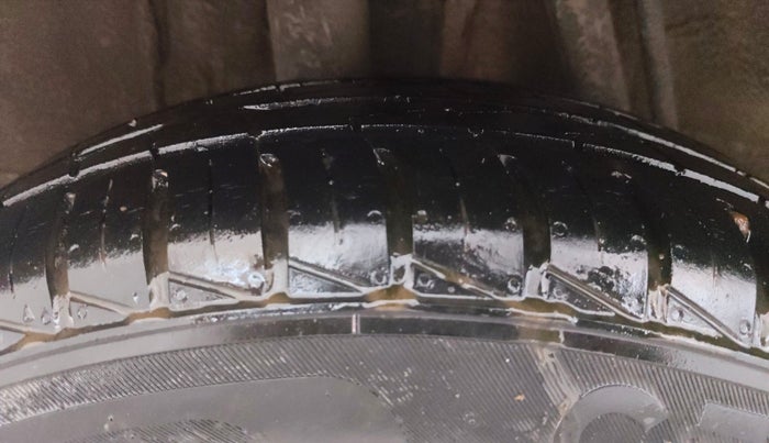 2021 Renault Kwid RXT 1.0 (O), Petrol, Manual, 14,474 km, Right Rear Tyre Tread