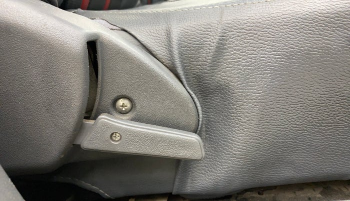 2015 Maruti Alto 800 LXI, Petrol, Manual, 71,911 km, Driver Side Adjustment Panel