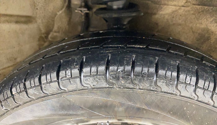 2015 Maruti Alto 800 LXI, Petrol, Manual, 71,911 km, Right Front Tyre Tread
