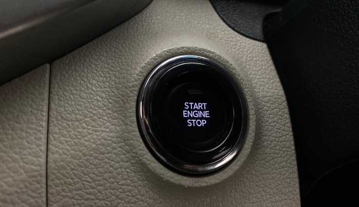 2022 Mahindra XUV300 W8(O) TURBO GDI, Petrol, Manual, 62,462 km, Keyless Start/ Stop Button
