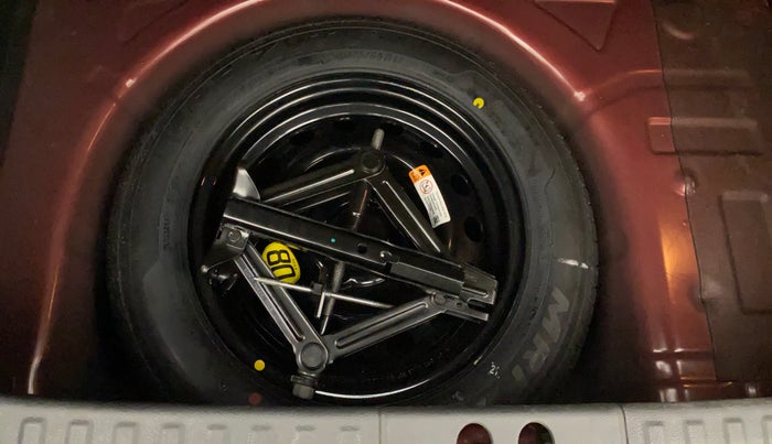 2019 Ford New Figo TITANIUM 1.2 PETROL MT, Petrol, Manual, 35,504 km, Spare Tyre