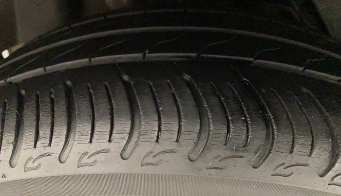 2019 Ford New Figo TITANIUM 1.2 PETROL MT, Petrol, Manual, 35,504 km, Right Rear Tyre Tread