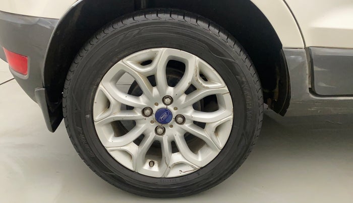 2016 Ford Ecosport TITANIUM+ 1.5L DIESEL, Diesel, Manual, 1,22,712 km, Right Rear Wheel
