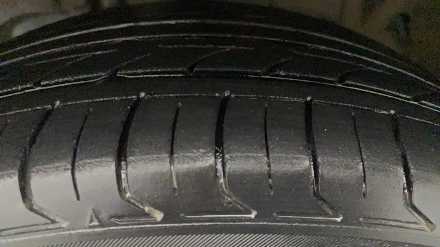 2016 Ford Ecosport TITANIUM+ 1.5L DIESEL, Diesel, Manual, 1,22,712 km, Left Rear Tyre Tread