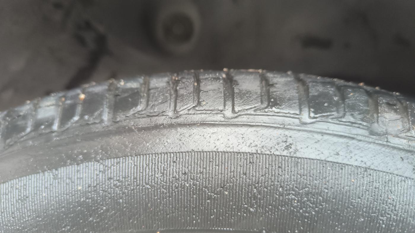 2014 Hyundai i10 MAGNA 1.2, Petrol, Manual, 23,572 km, Left Rear Tyre Tread