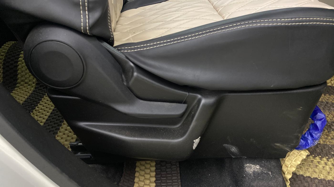 2021 Maruti New Wagon-R LXI CNG 1.0, CNG, Manual, 45,530 km, Driver Side Adjustment Panel