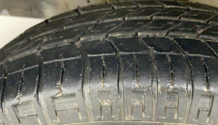 2018 Maruti Eeco 5 STR WITH A/C+HTR, Petrol, Manual, 13,179 km, Left Front Tyre Tread