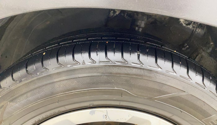 2022 KIA SONET HTK PLUS 1.2, Petrol, Manual, 1,47,370 km, Left Front Tyre Tread