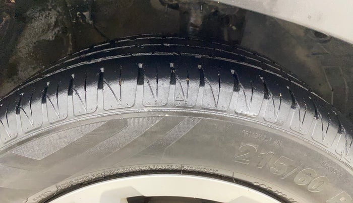 2022 KIA SONET HTK PLUS 1.2, Petrol, Manual, 1,47,370 km, Right Front Tyre Tread