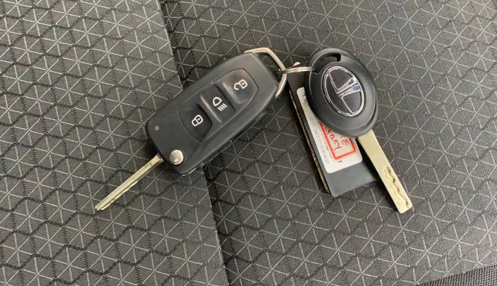 2021 Tata ALTROZ XE PETROL, Petrol, Manual, 40,192 km, Key Close Up