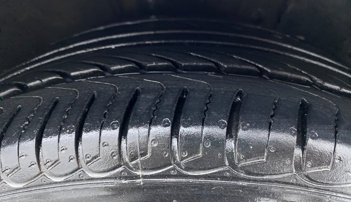 2016 Hyundai New Elantra 1.6 SX AT, Diesel, Automatic, 62,593 km, Right Front Tyre Tread