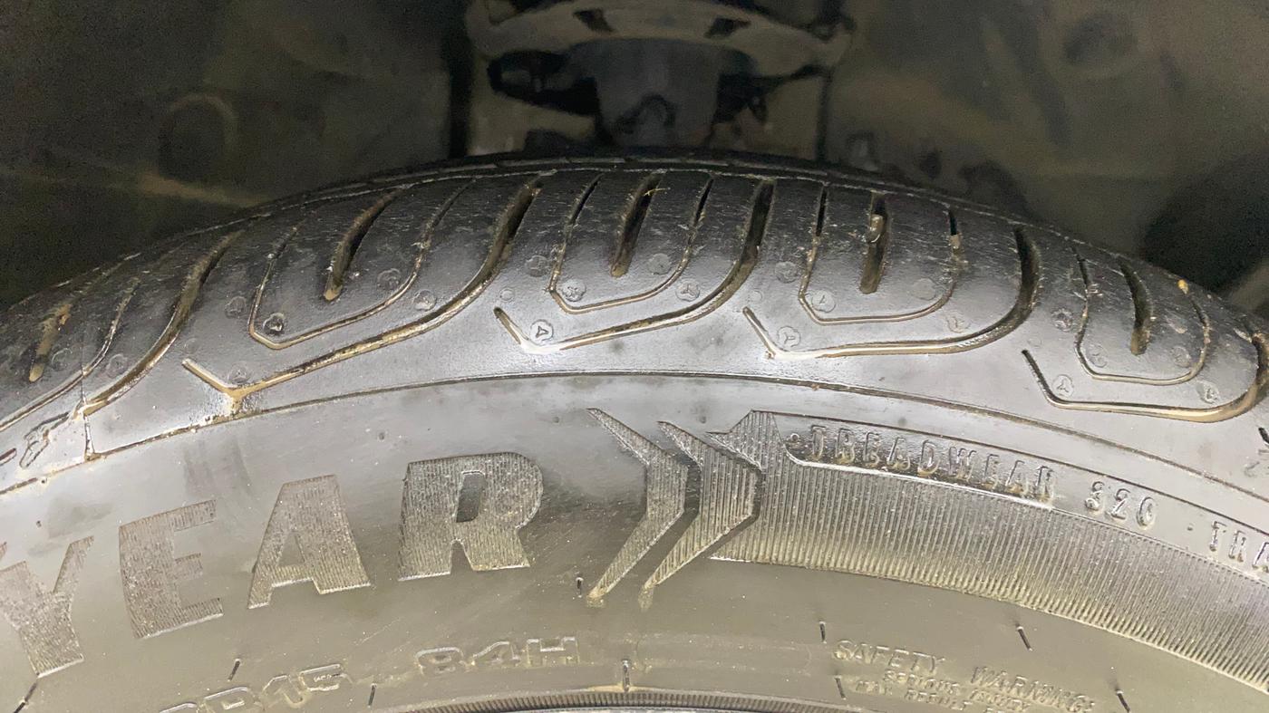 2018 Ford FREESTYLE TITANIUM PLUS 1.2 PETROL, Petrol, Manual, 31,758 km, Right Front Tyre Tread