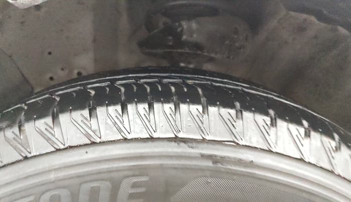 2015 Honda CRV 2.4L 2WD AT, Petrol, Automatic, 1,04,498 km, Left Front Tyre Tread