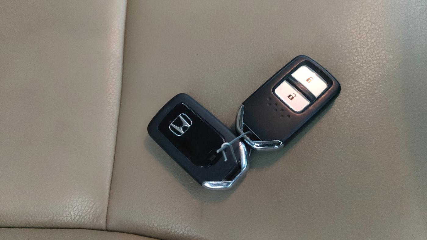 2015 Honda CRV 2.4L 2WD AT, Petrol, Automatic, 1,04,498 km, Key Close Up