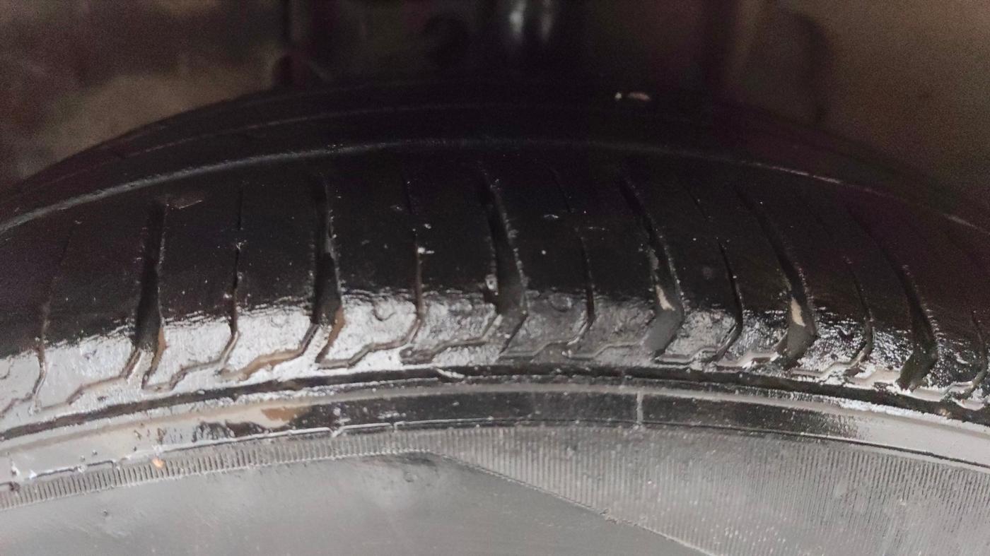 2017 Tata TIGOR XZ PETROL, Petrol, Manual, 1,16,921 km, Left Front Tyre Tread
