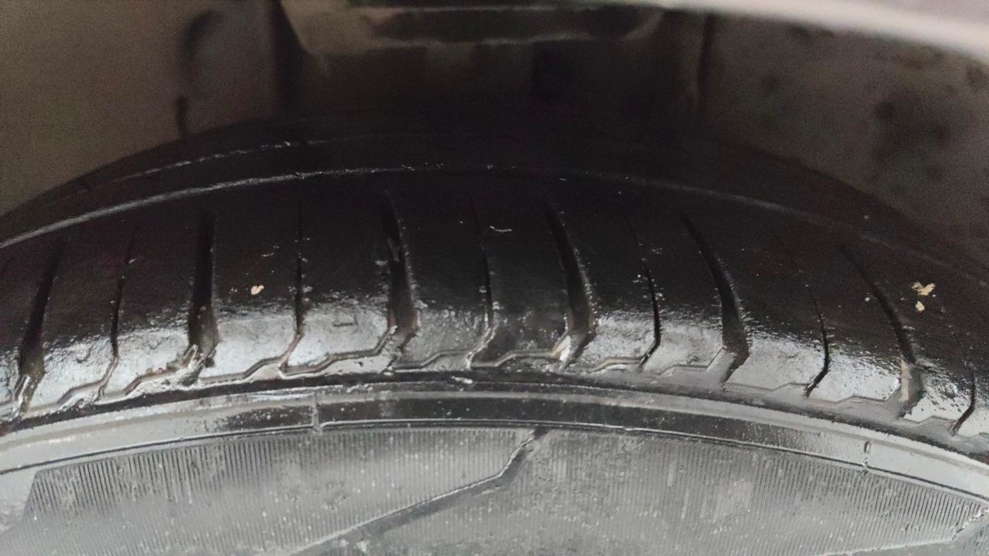2017 Tata TIGOR XZ PETROL, Petrol, Manual, 1,16,921 km, Right Front Tyre Tread
