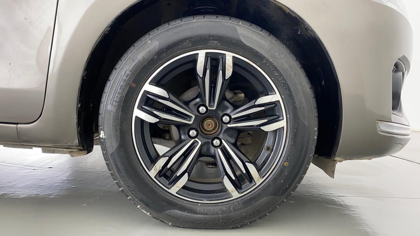 2017 Maruti Dzire VDI AMT, Diesel, Automatic, 87,302 km, Right Front Wheel