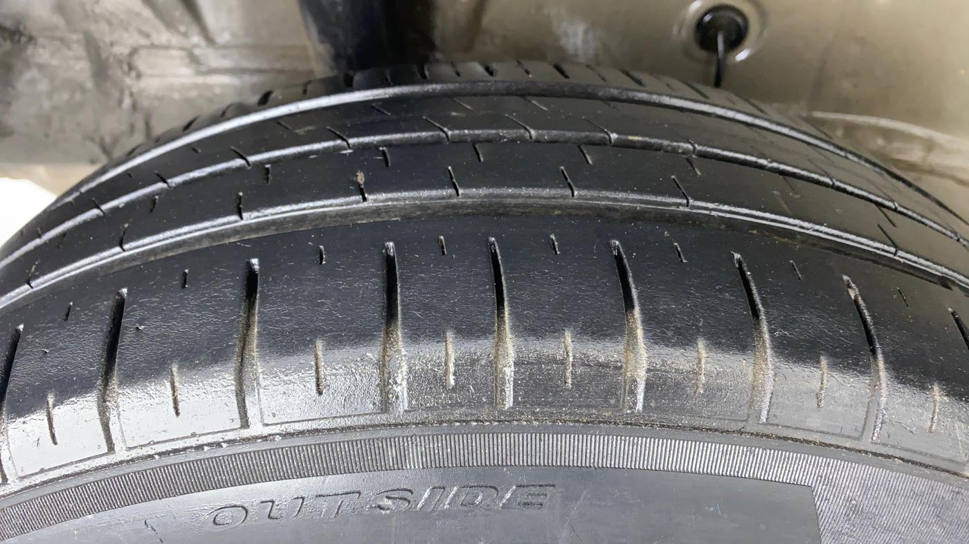2017 Maruti Dzire VDI AMT, Diesel, Automatic, 87,302 km, Right Rear Tyre Tread