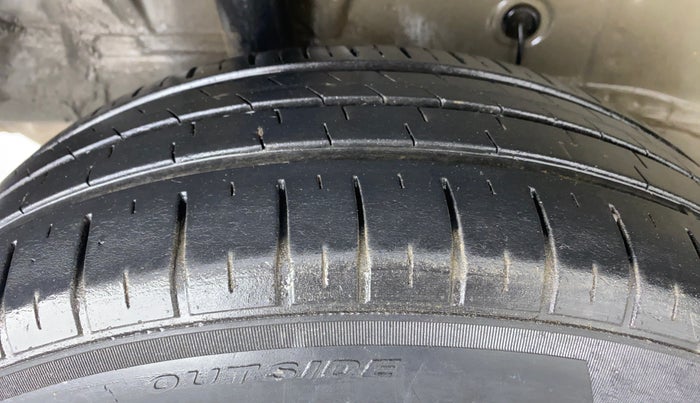 2017 Maruti Dzire VDI AMT, Diesel, Automatic, 87,302 km, Right Rear Tyre Tread