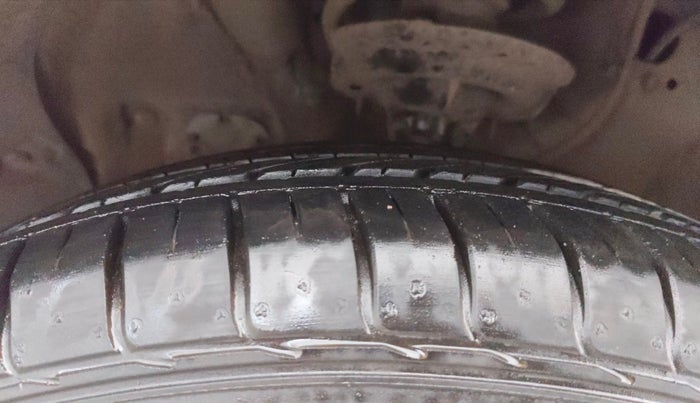 2015 Hyundai Creta SX PLUS 1.6 PETROL, Petrol, Manual, 61,837 km, Left Front Tyre Tread