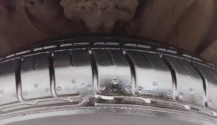 2015 Hyundai Creta SX PLUS 1.6 PETROL, Petrol, Manual, 61,837 km, Right Front Tyre Tread