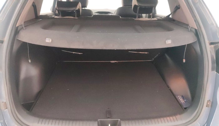 2015 Hyundai Creta SX PLUS 1.6 PETROL, Petrol, Manual, 61,837 km, Boot Inside