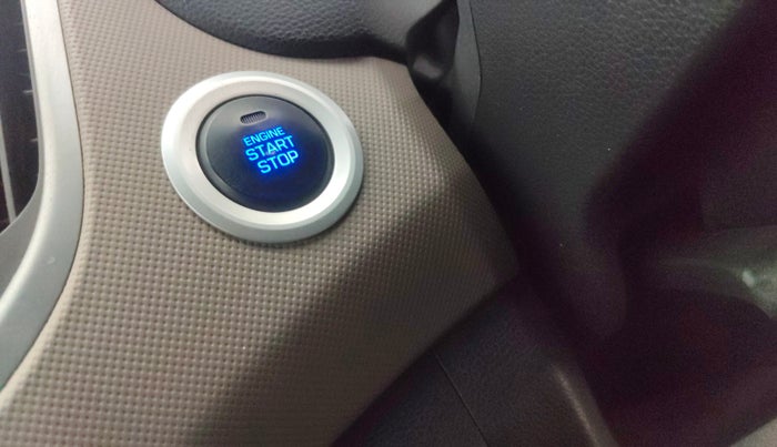 2015 Hyundai Creta SX PLUS 1.6 PETROL, Petrol, Manual, 61,837 km, Keyless Start/ Stop Button