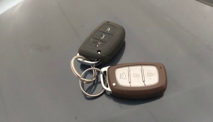 2015 Hyundai Creta SX PLUS 1.6 PETROL, Petrol, Manual, 61,837 km, Key Close Up