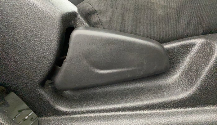2018 Renault Kwid RXT 1.0, Petrol, Manual, 44,655 km, Driver Side Adjustment Panel